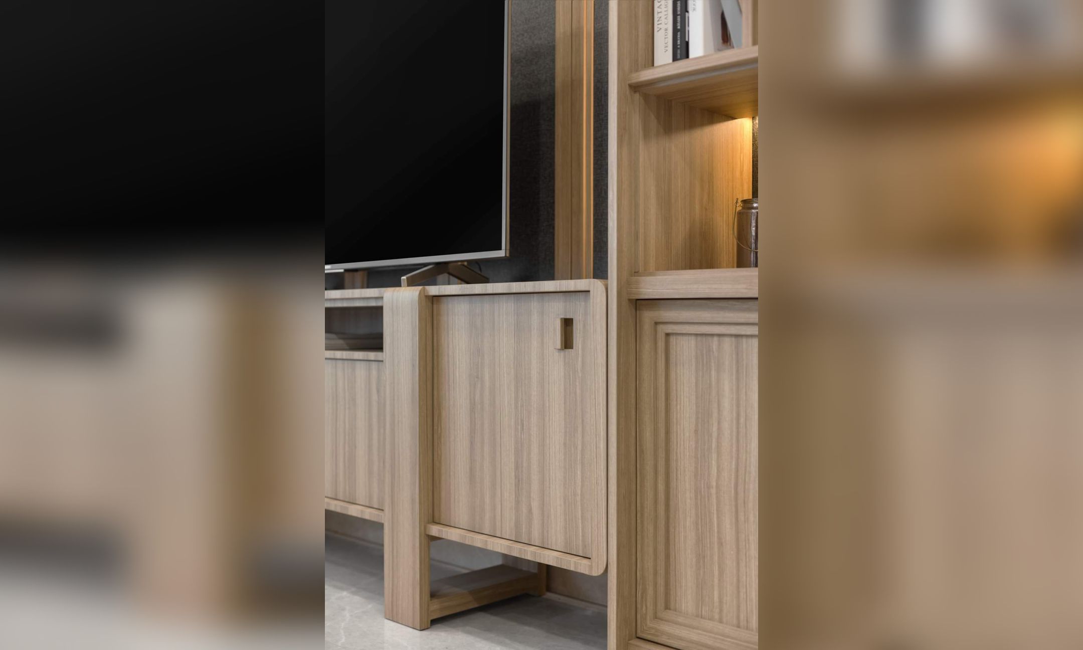 Design Interior Minimalis Modern Rak Kabinet di Jakarta, Material HPL wood (kayu), lighting warm fungsional dan ornamental
